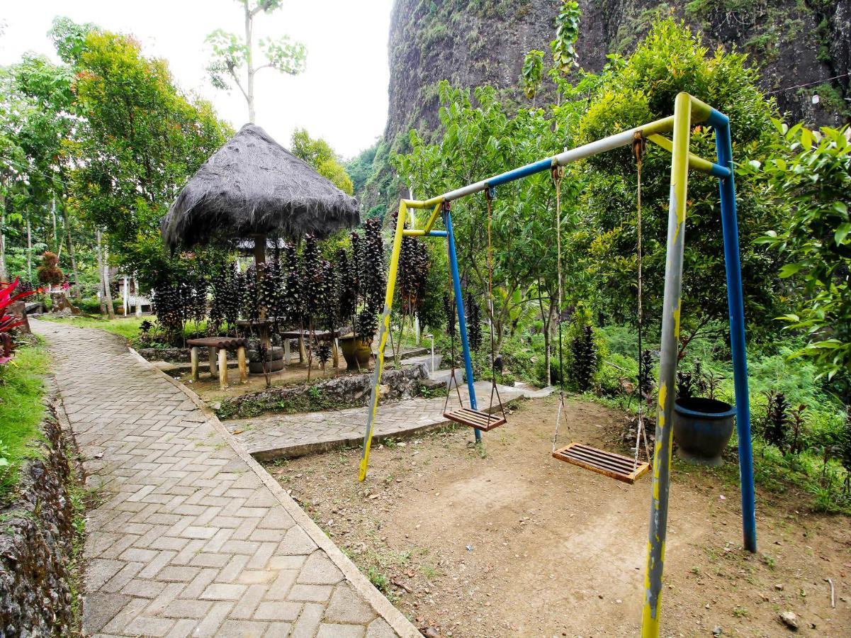 Oyo Homes 91134 Desa Wisata Tebing Lingga Trenggalek Esterno foto